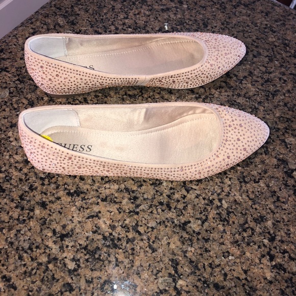 **NEW GUESS FLATS** - Picture 4 of 4